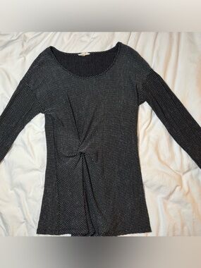Black and White Twist-Front Long Sleeve Top